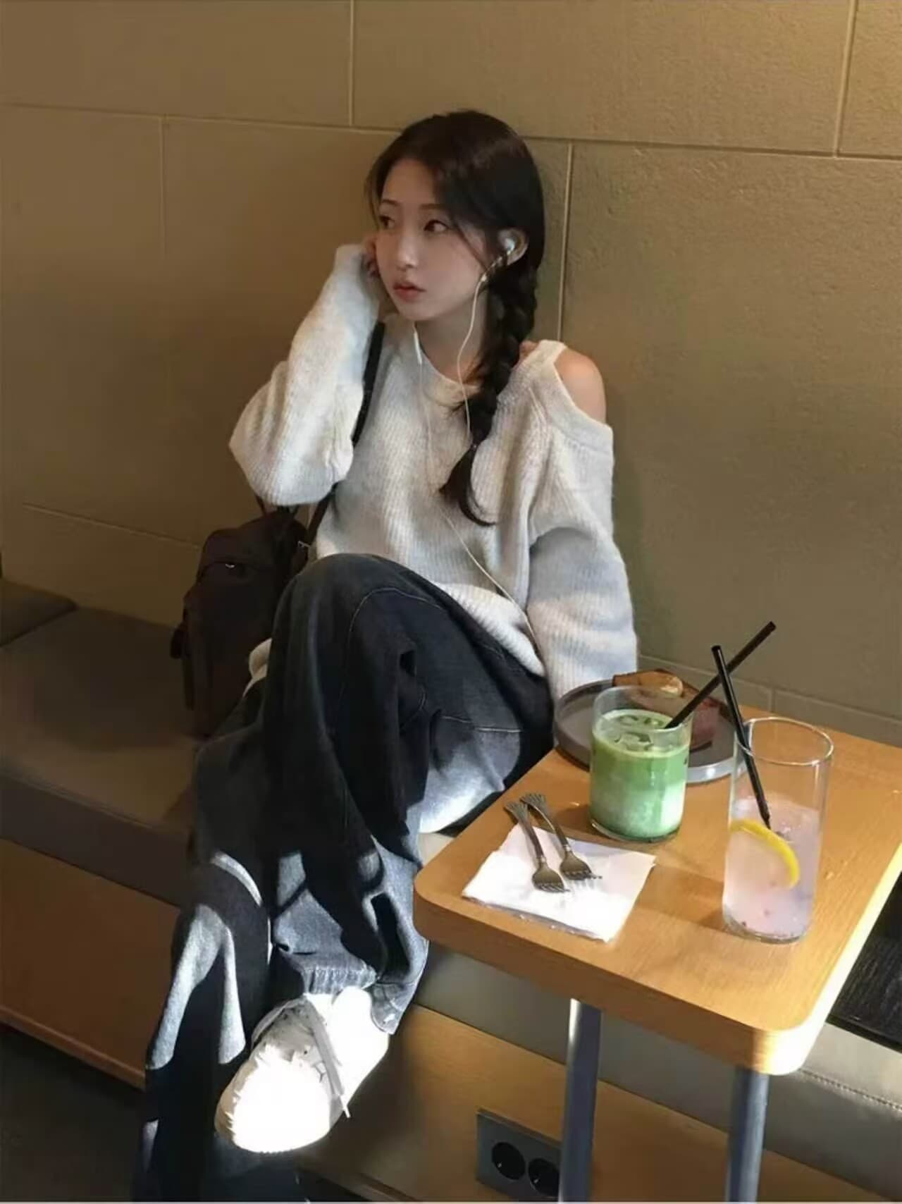 한국 chic 가을 겨울 새로운 느긋한 루즈핏 작은 섹시함 행침 목 오프숄더 스웨터 여자 불규칙 니트 스웨터 상세 이미지 3