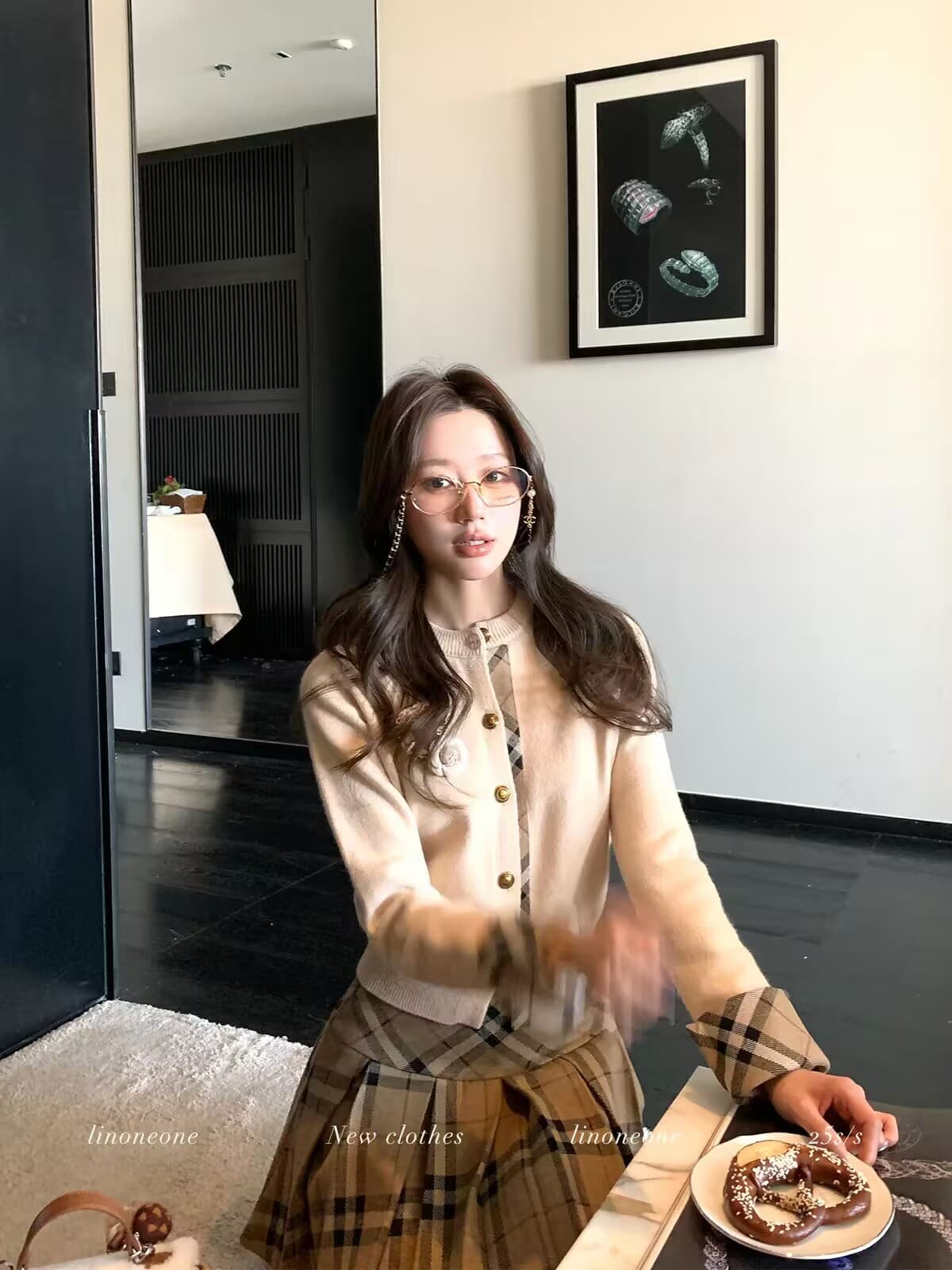 tongaabb 우유 커피 학원 한 부서 쌀 화이트 패치워크 페이크 레이어드 디자인 센스 스웨터 오픈 가디건 카키 체크무늬 상세 이미지 7