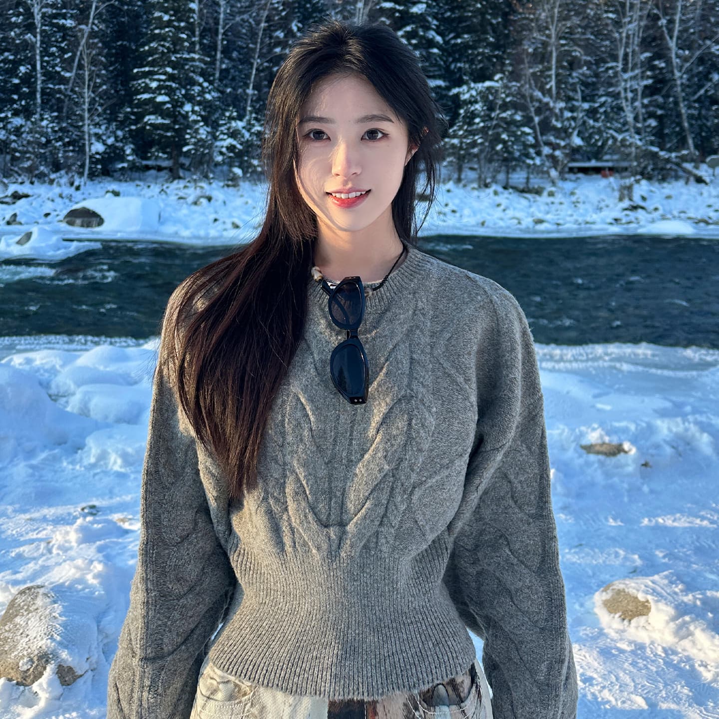 공정한 섬 회색 스웨터 여자 가을 겨울철 2026 새로운 수 있습니다. 외출용 인사이드 가져 가라. 니트 스웨터 허리 수축 맨위 고급 센스 상세 이미지 2