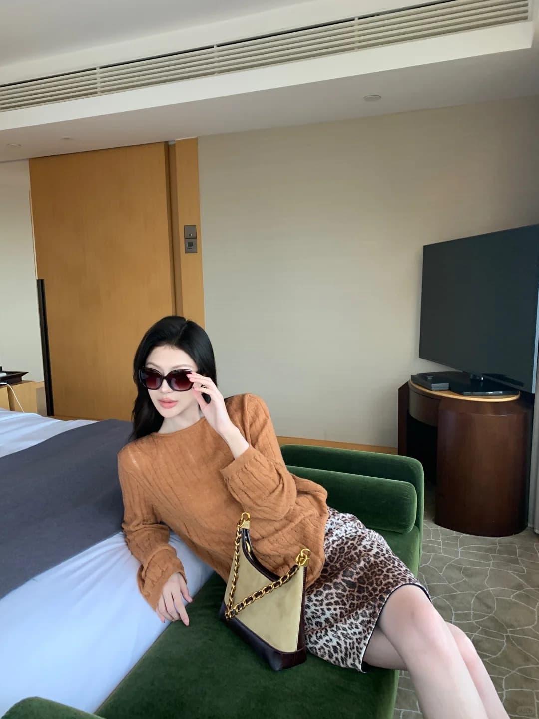 프랑스식 품격 베이지 색 홀로우 아웃 3 차원 질감 니트 스웨터 여성 봄 가을 새로운 느슨함 센스 라운드 넥 다용도 맨위 상세 이미지 12