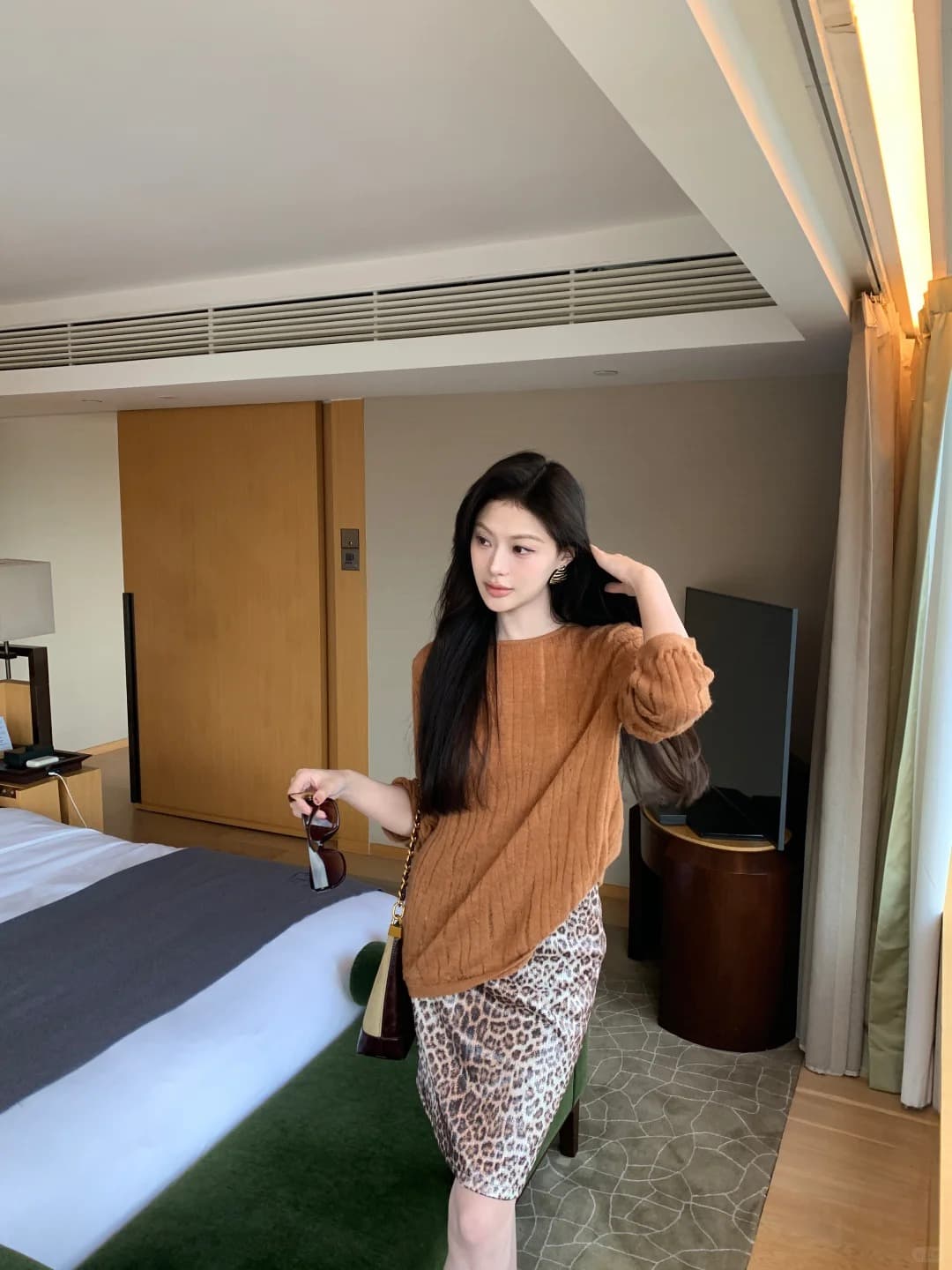 프랑스식 품격 베이지 색 홀로우 아웃 3 차원 질감 니트 스웨터 여성 봄 가을 새로운 느슨함 센스 라운드 넥 다용도 맨위 상세 이미지 13