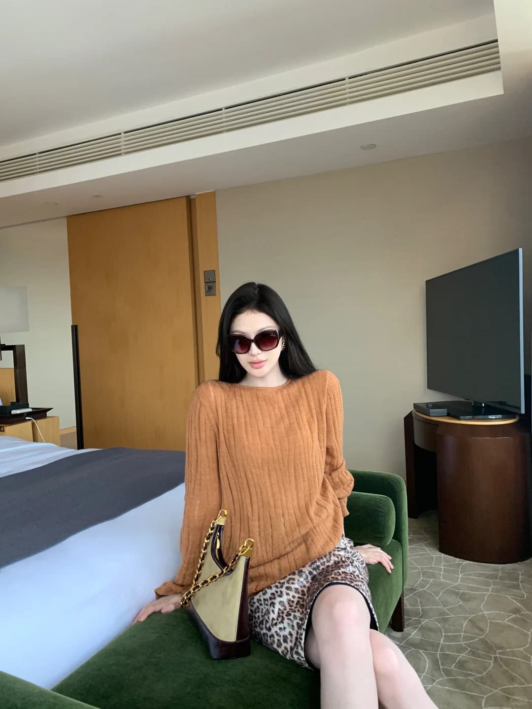 프랑스식 품격 베이지 색 홀로우 아웃 3 차원 질감 니트 스웨터 여성 봄 가을 새로운 느슨함 센스 라운드 넥 다용도 맨위 상세 이미지 14