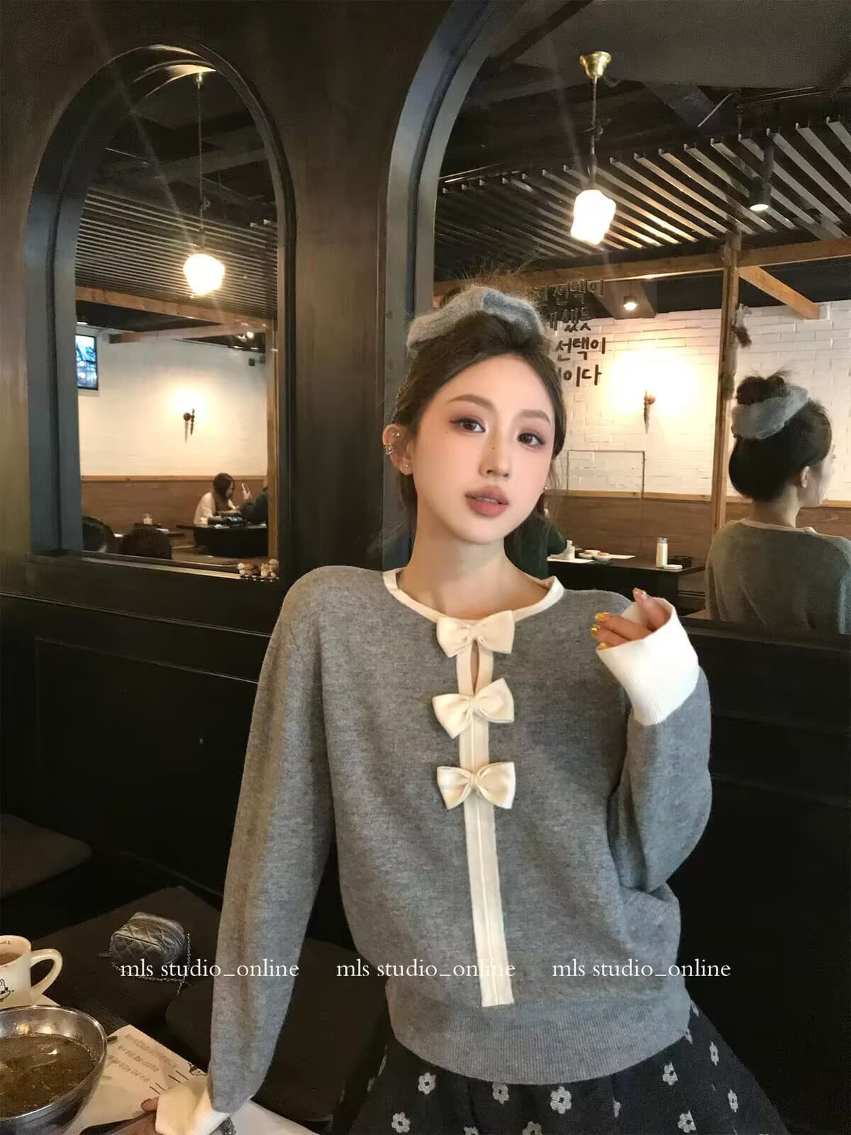 mls 연인 나비 넥타이 연령 감소 vibe 클래식 라운드 넥 배색 루즈핏 맨위 여성 스탠드 칼라 나비 매듭 니트 스웨터 이미지 4