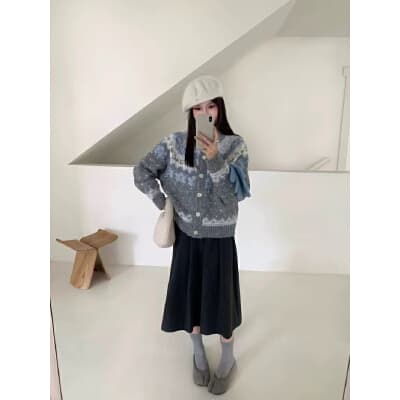 부드러운 바람 홀로우 아웃 스웨터 여자 새로운 가을 겨울 고급 센스 부드러운 찹쌀 루즈핏 니트 스웨터 맨위 진주 행침 목 긴팔 이미지 3