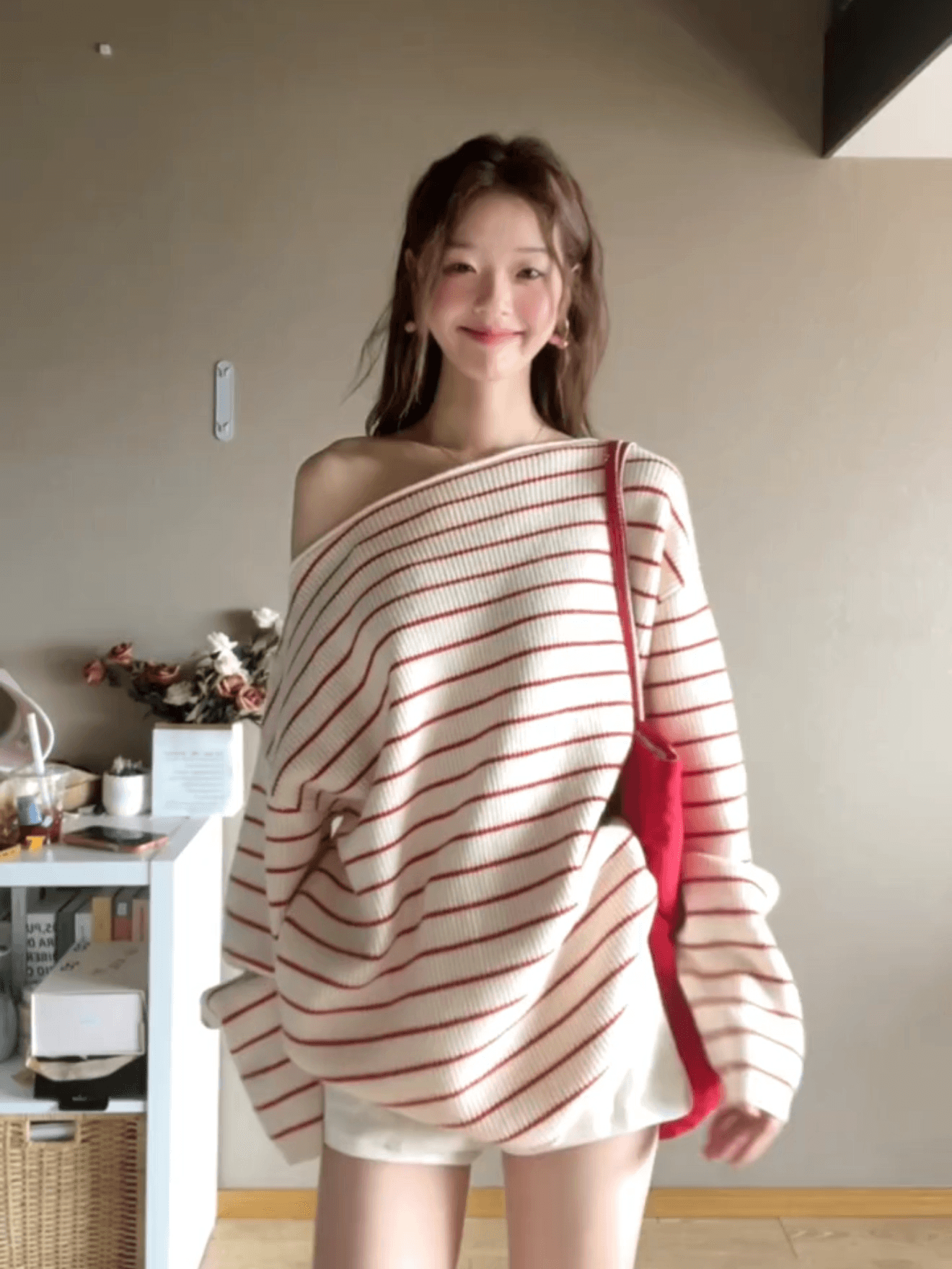 한 부서 느긋한 바람 스트라이프 오프숄더 니트 스웨터 여성 가을 새로운 비스듬한 어깨 루즈핏 이른 봄 품격 chic 맨위
