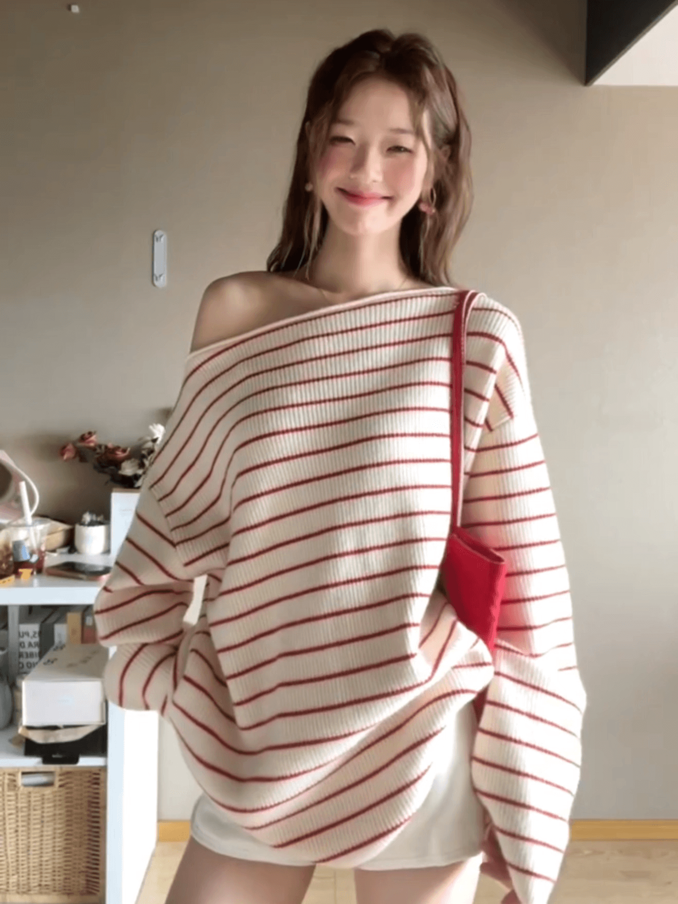 한 부서 느긋한 바람 스트라이프 오프숄더 니트 스웨터 여성 가을 새로운 비스듬한 어깨 루즈핏 이른 봄 품격 chic 맨위 이미지 4