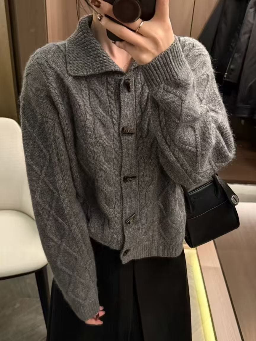 소뿔 버클 폴로 칼라 양모 니트 오픈 가디건 여성 유럽 역 2026 겨울 의류 새로운 유럽 상품 여성 의류 스웨터 코트 트렌디 상세 이미지 2