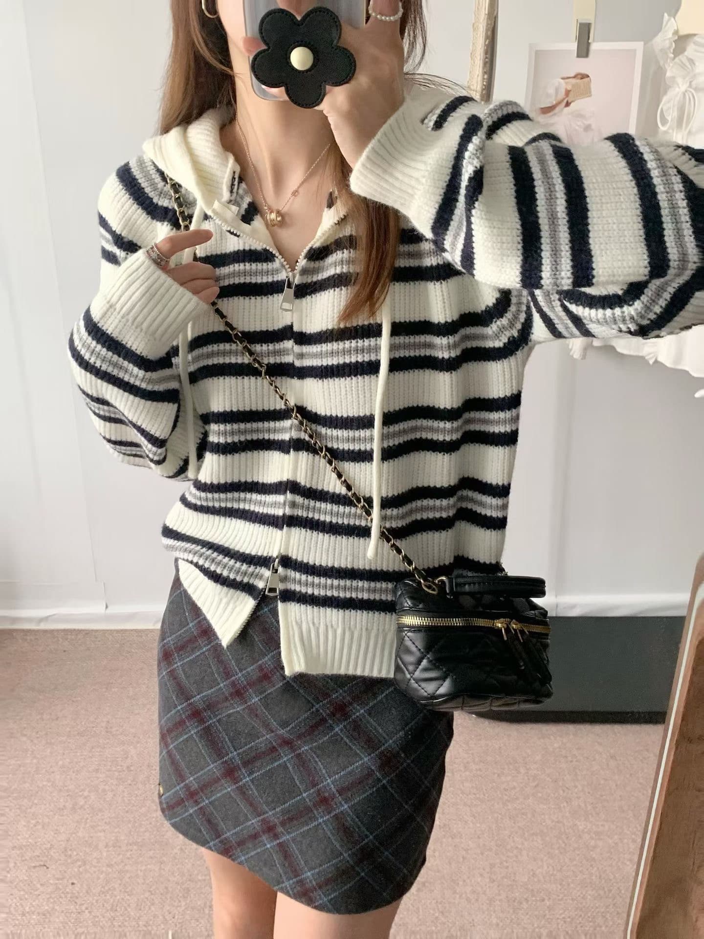한 부서 레트로 배색 스트라이프 후드 지퍼 맨위 오픈 가디건 부드러운 찹쌀 다용도 느긋한 니트 스웨터 가을 여자 상세 이미지 3