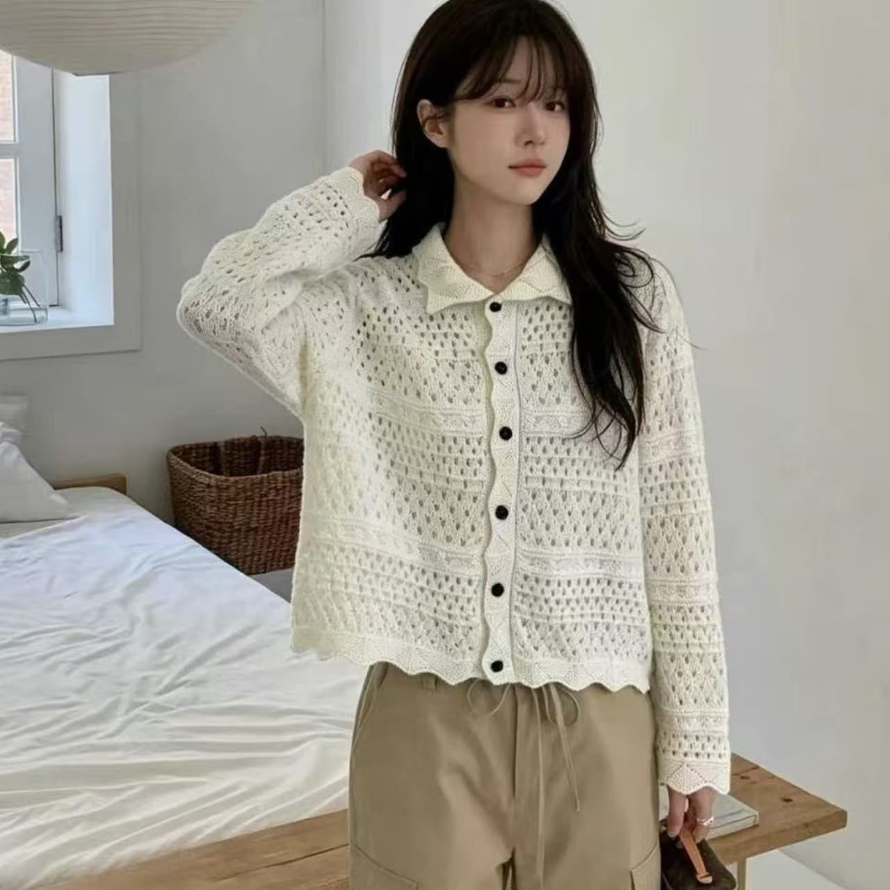 한국 부드러운 홀로우 아웃 폴로 칼라 니트 오픈 가디건 여성 품격 루즈핏 슬림해 보이는 디자인 센스 싱글 줄 버튼 긴팔 맨위