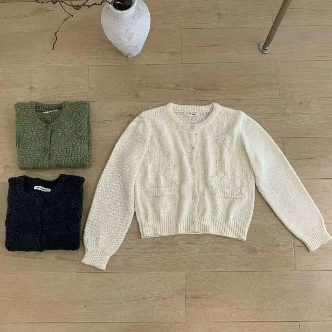 한 부서 이른 가을 3 차원 꽃 니트 오픈 가디건 여성 작은 키 쇼트 스타일 라운드 넥 부드러운 찹쌀 스웨터 외부 가져 가라. 재킷 이미지 4