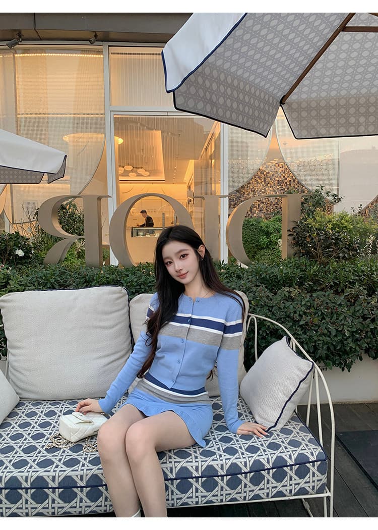 우아함 슬림해 보이는 배색 니트 스웨터 미니 스커트 세트 여성 가을 새로운 상세 이미지 10