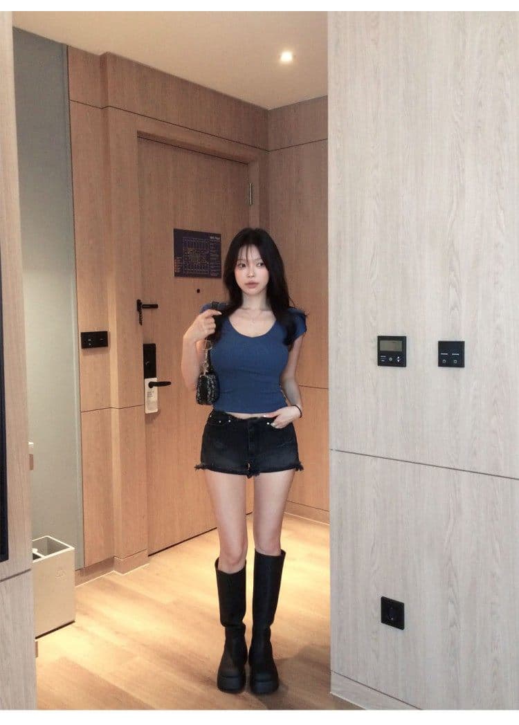 한국 동대문 새로운 패션 품격 프로 피부 섹시함 순수한 욕망 바람 V넥 타이트 슬림해 보이는 반팔 티셔츠 맨위 여성 상세 이미지 8