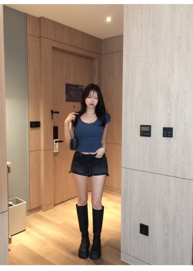 한국 동대문 새로운 패션 품격 프로 피부 섹시함 순수한 욕망 바람 V넥 타이트 슬림해 보이는 반팔 티셔츠 맨위 여성 상세 이미지 13