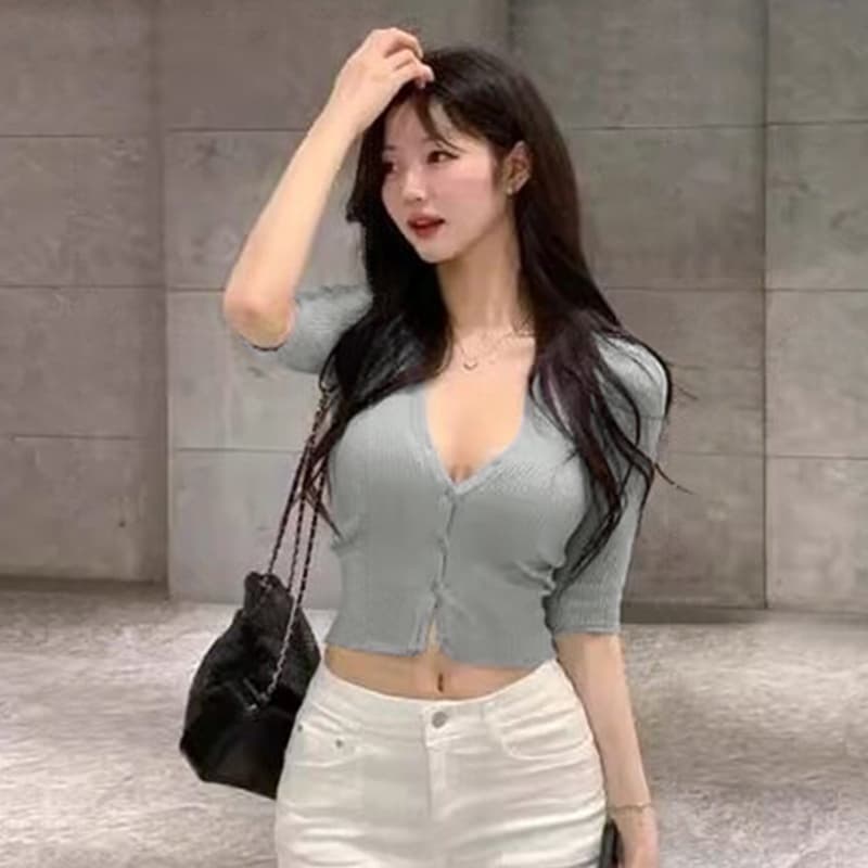 한국 동대문 품격 패션 다용도 타이트 슬림해 보이는 섹시함 여성 디스플레이 몸 중간 소매 니트 스웨터 맨위 이미지 2