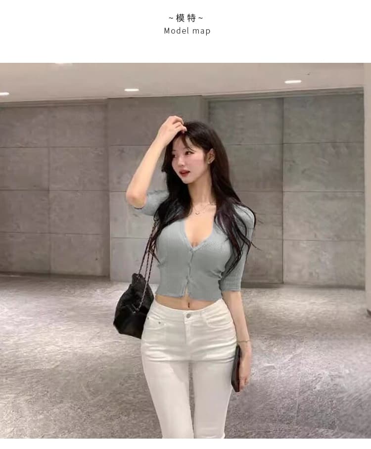 한국 동대문 품격 패션 다용도 타이트 슬림해 보이는 섹시함 여성 디스플레이 몸 중간 소매 니트 스웨터 맨위 상세 이미지 7