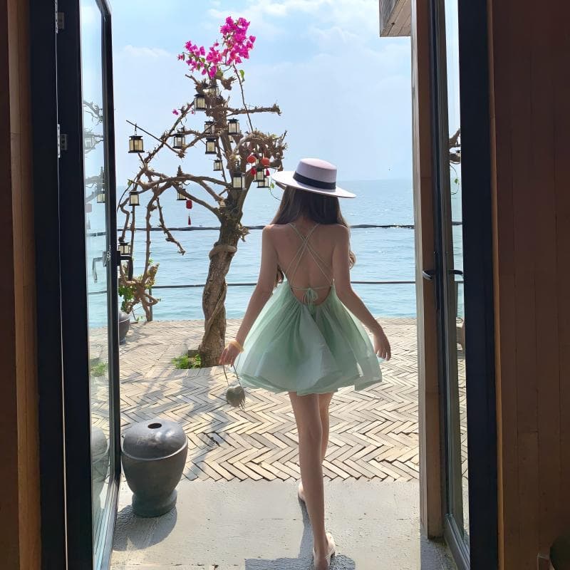 프랑스식 휴가 섬 바람 V넥 느긋한 분위기 센스 퍼프 스커트 섹시함 백리스 슬립 미니 스커트 여름 이미지 3