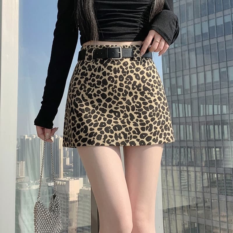 커피 색상 레오파드 무늬 미니 스커트 여성 가을과 겨울 고급 자이언트 잘 생긴 반신 스커트 아메리칸 핫걸 노출 방지 한 마디 타이트 스커트 이미지 2