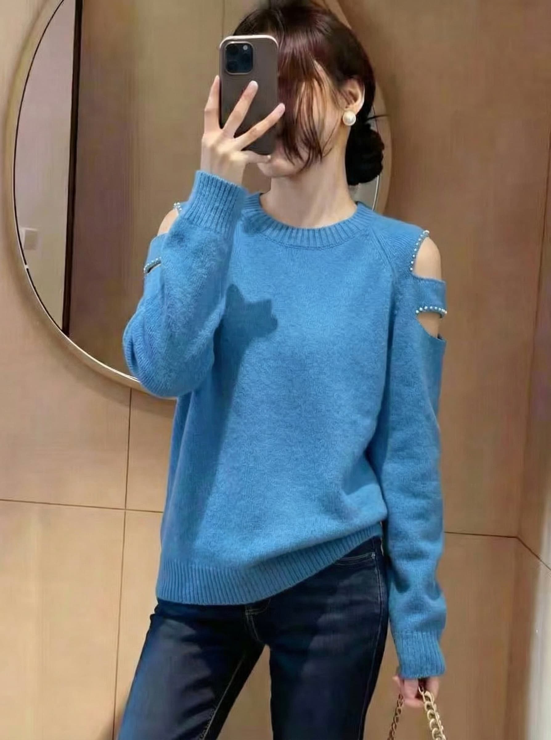 단색 라운드 넥 긴팔 풀오버 양모 스웨터 가을 겨울철 찢어진 부분 디자인 센스 루즈핏 캐주얼 연령 감소 양모 니트 스웨터 상세 이미지 4