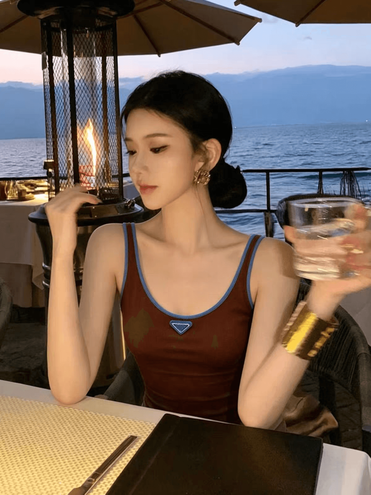 아메리칸 삼각형 표준 배색 와이드 어깨끈 슬립 여성 여름 새로운 핫걸 바람 몸매 가꾸기 슬림해 보이는 조끼 상세 이미지 1