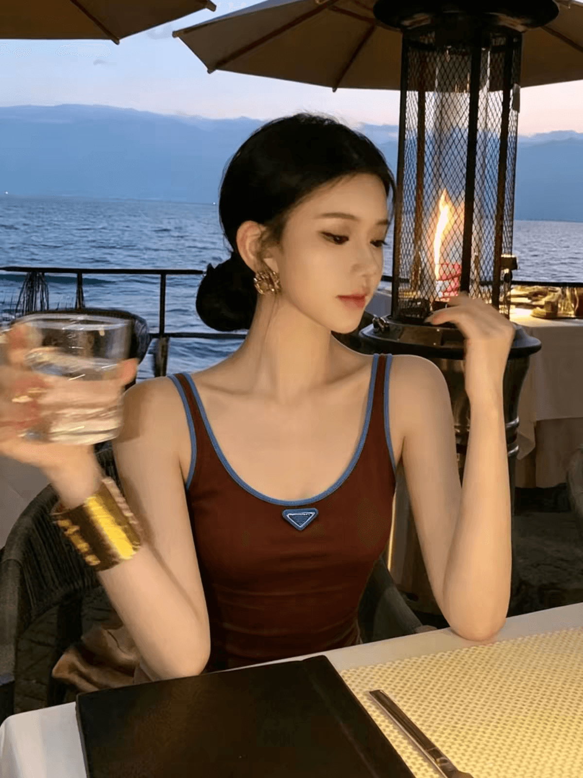 아메리칸 삼각형 표준 배색 와이드 어깨끈 슬립 여성 여름 새로운 핫걸 바람 몸매 가꾸기 슬림해 보이는 조끼 상세 이미지 4