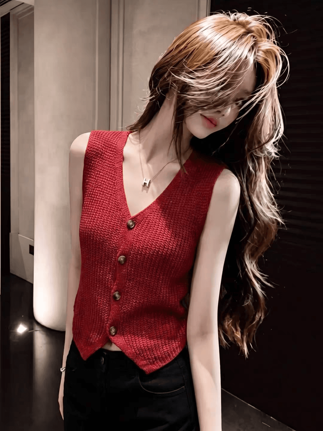 작은 샤넬 스타일 민소매 외출용 빨간색 홀로우 아웃 베스트 티셔츠 조끼 여성 여름 2025 새로운 고유 한 아름다운 작은 맨위 이미지 2