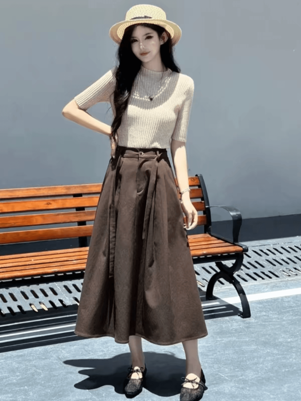 2026 이른 가을 새로운 회색 니트 스웨터 반팔 동정 여성 의류 고급 센스 몸매 가꾸기 슬림해 보이는 중간 소매 쇼트 스타일 맨위 상세 이미지 1