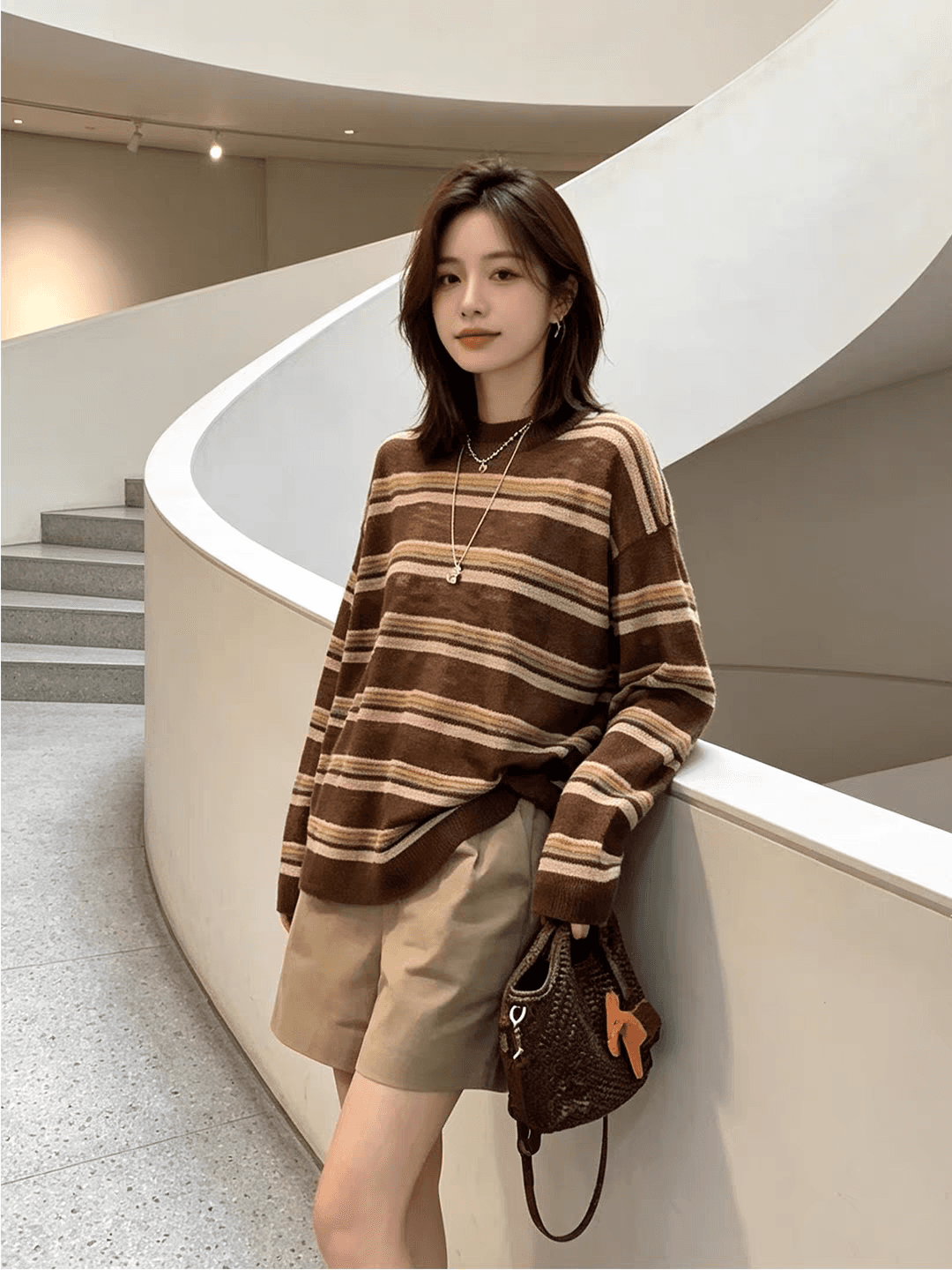 작은 대중 아름다움 라드. 스트라이프 얇은 스타일 라운드 넥 긴팔 자외선 차단 맨위 카키 색 다용도 하이웨이스트 반바지 투피스 세트 트렌디 상세 이미지 1