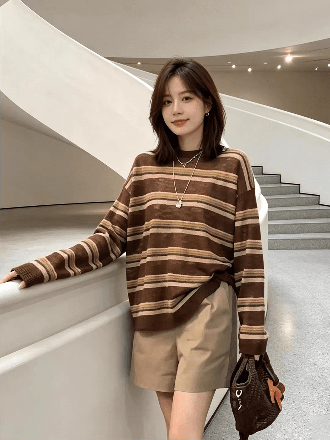 작은 대중 아름다움 라드. 스트라이프 얇은 스타일 라운드 넥 긴팔 자외선 차단 맨위 카키 색 다용도 하이웨이스트 반바지 투피스 세트 트렌디 상세 이미지 2