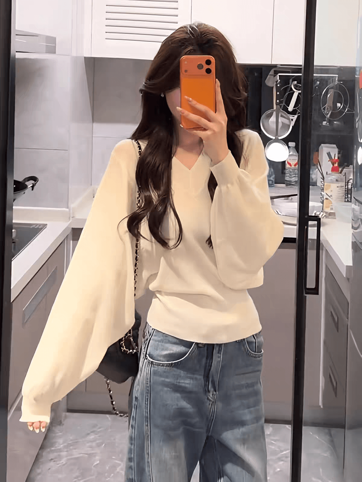 느긋한 바람 V넥 루즈핏 배트윙 소매 니트 스웨터 여성 이른 가을 새로운 화이트 긴팔 슬림해 보이는 다용도 허리 수축 맨위