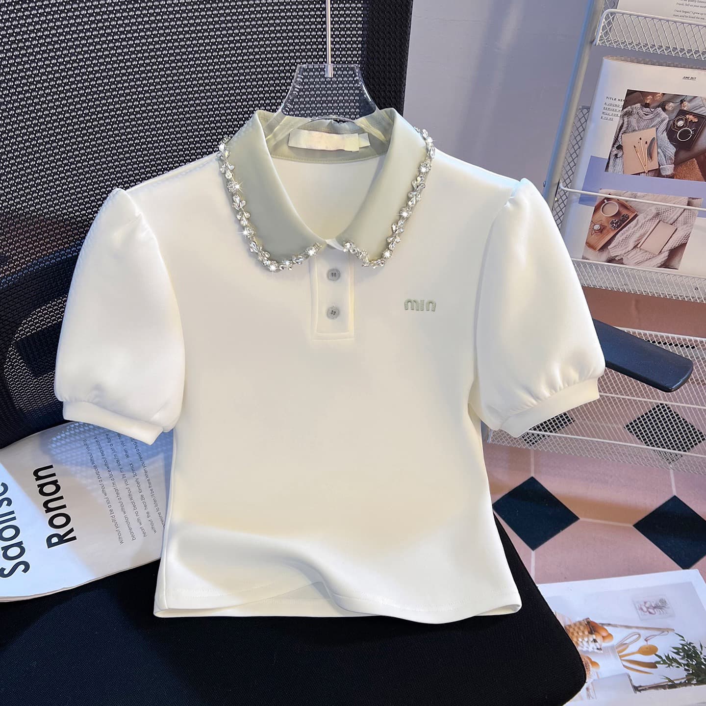 실사 miu 부서 패션 화이트 무거운 작업 비즈 박기 POLO 칼라 반팔 티셔츠 여성 2026 작은 키 학원 스타일 맨위 이미지 3