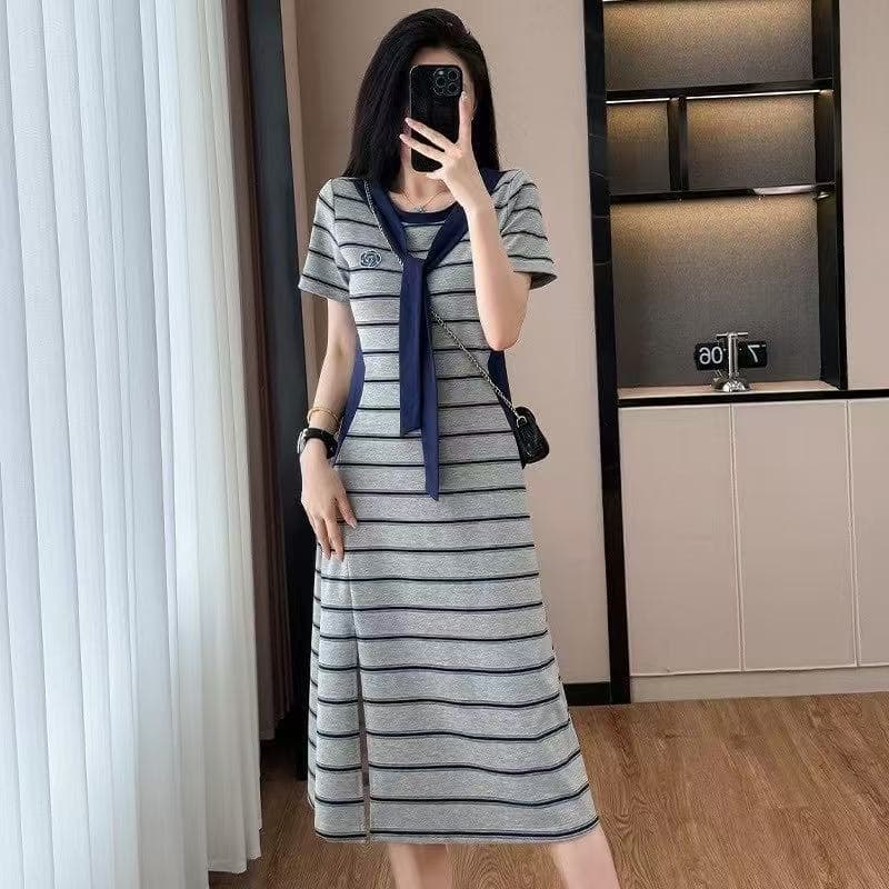실사 스트라이프 드레스 트임 디자인 센스 어깨끈 동백 나무 표지 고기 슬림해 보이는 패션 캐주얼 중간 길이 빅 사이즈 이미지 2