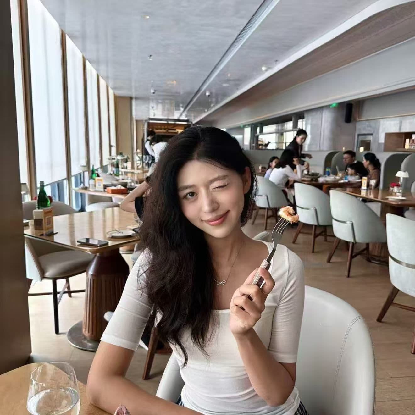 92 면 8 암모니아 Lun u 칼라 반팔 티셔츠 여성 중간 소매 5 점 소매 상세 이미지 5