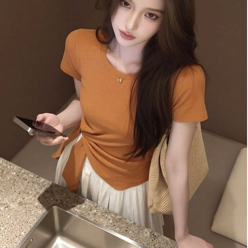 빅 사이즈 불규칙 스트랩 몸매 가꾸기 반팔 티셔츠 여성 여름 라운드 넥 디스플레이 화이트 디자인 센스 부드러운 품격 슬림해 보이는 맨위 상세 이미지 2