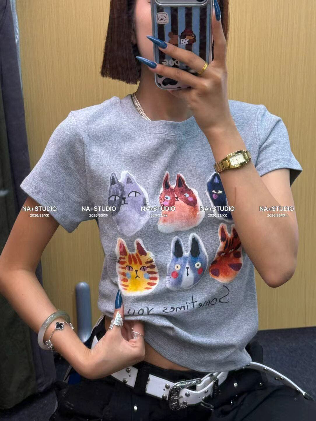 있음 선적 한국 스타일 만화 고양이 프린트 반팔 티셔츠 여성 라운드 넥 몸매 가꾸기 슬림해 보이는 다용도 풀오버 맨위 이미지 2