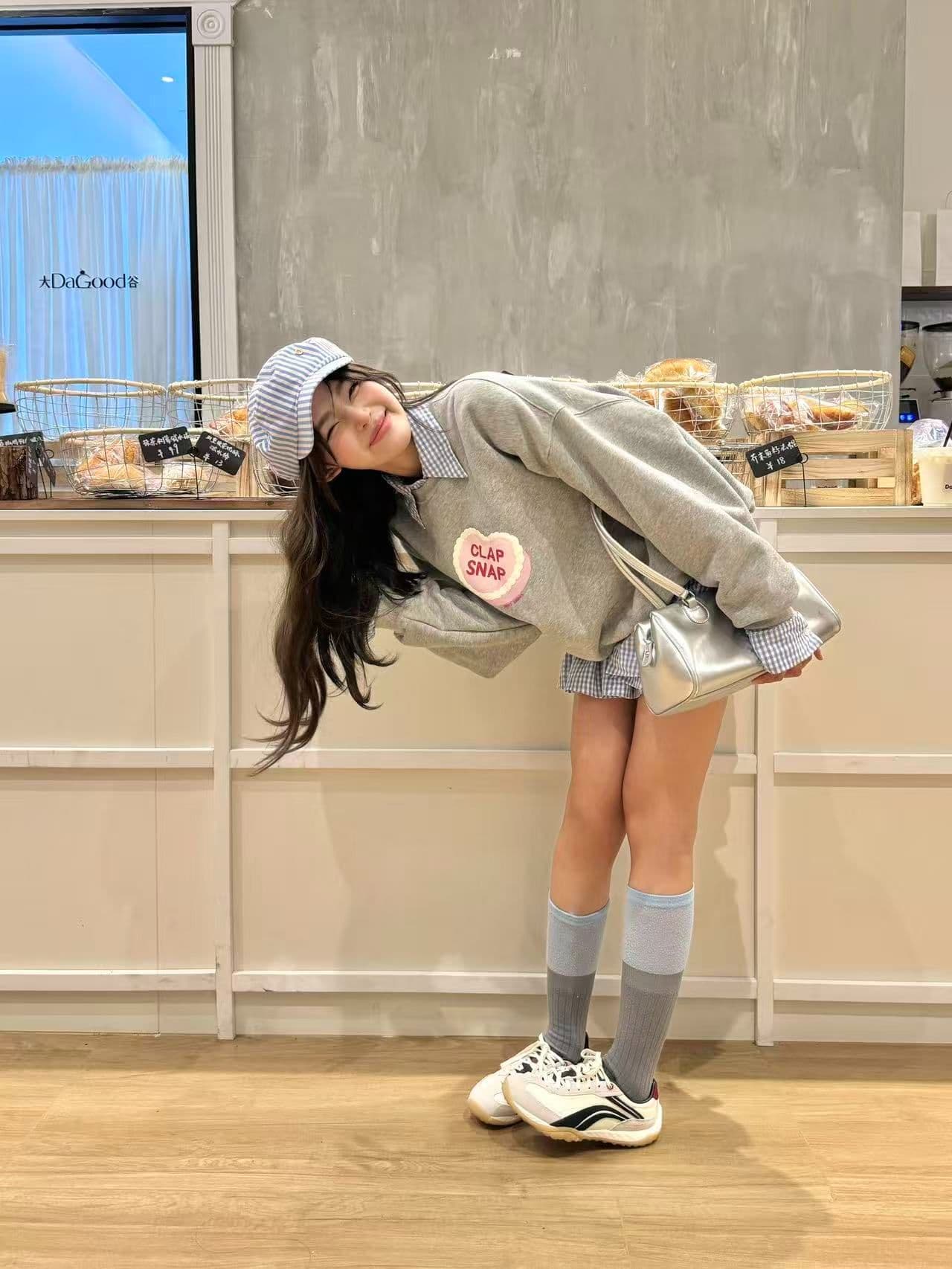 후아 면 복합 얇은 스타일 320 그램 털이 있는 420g 헝겊 프린트 루즈핏 라운드 넥 후드티 여성 상세 이미지 2