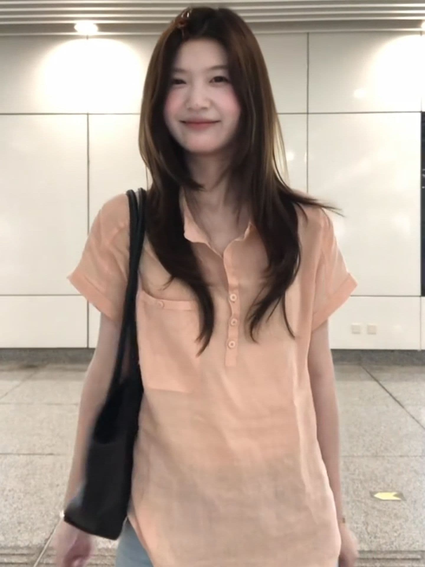 경관 그림 하프 열기 볼륨 측면 허리 수축 반팔 여성 셔츠 새로운 Chic 캐주얼 슬림해 보이는 헨리 칼라 맨위 상세 이미지 2