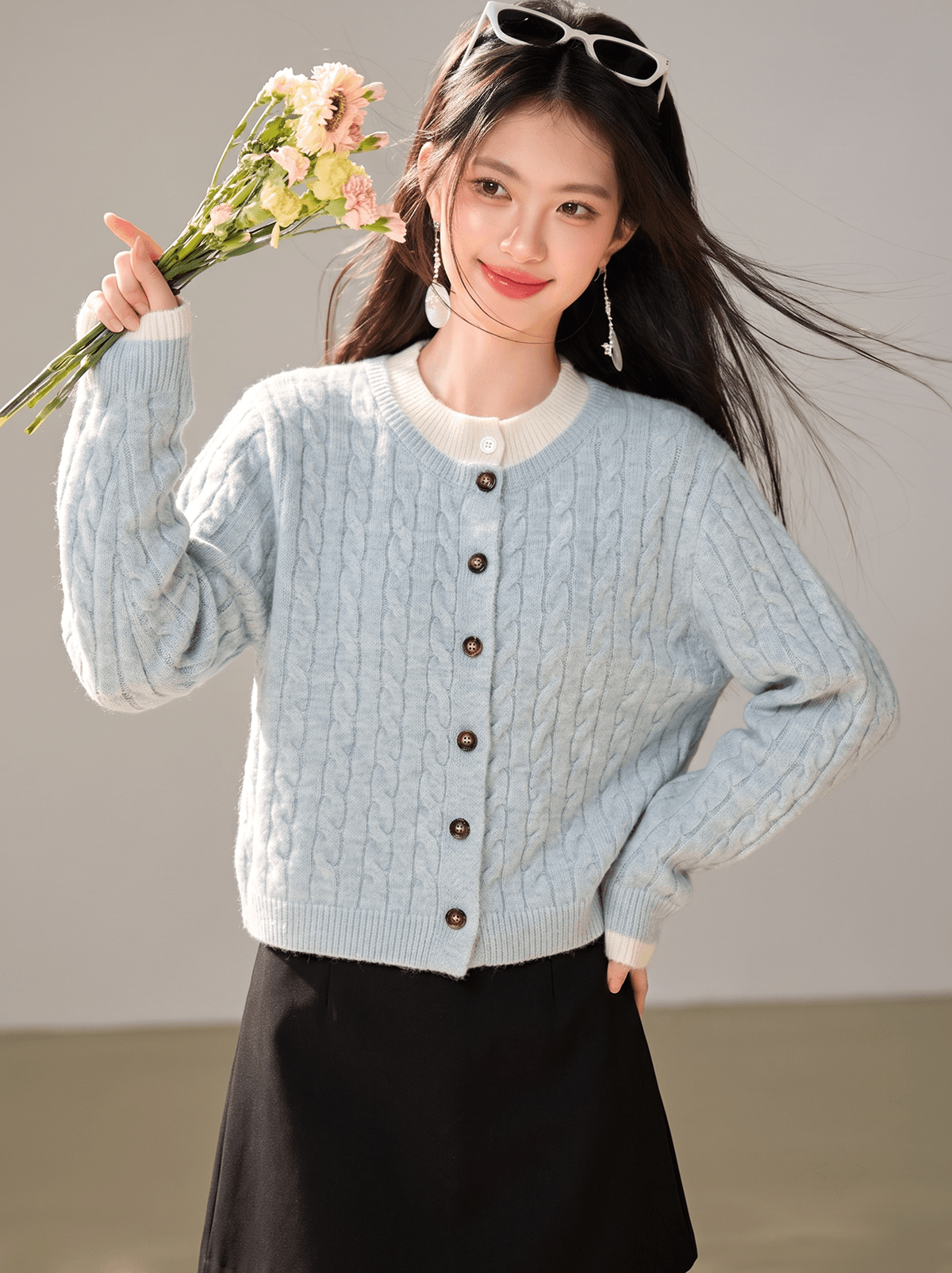 실사 있음 파란색 스웨터 오픈 가디건 여성 2026 가을 겨울철 분위기 센스 페이크 레이어드 패치워크 니트 스웨터 이미지 4