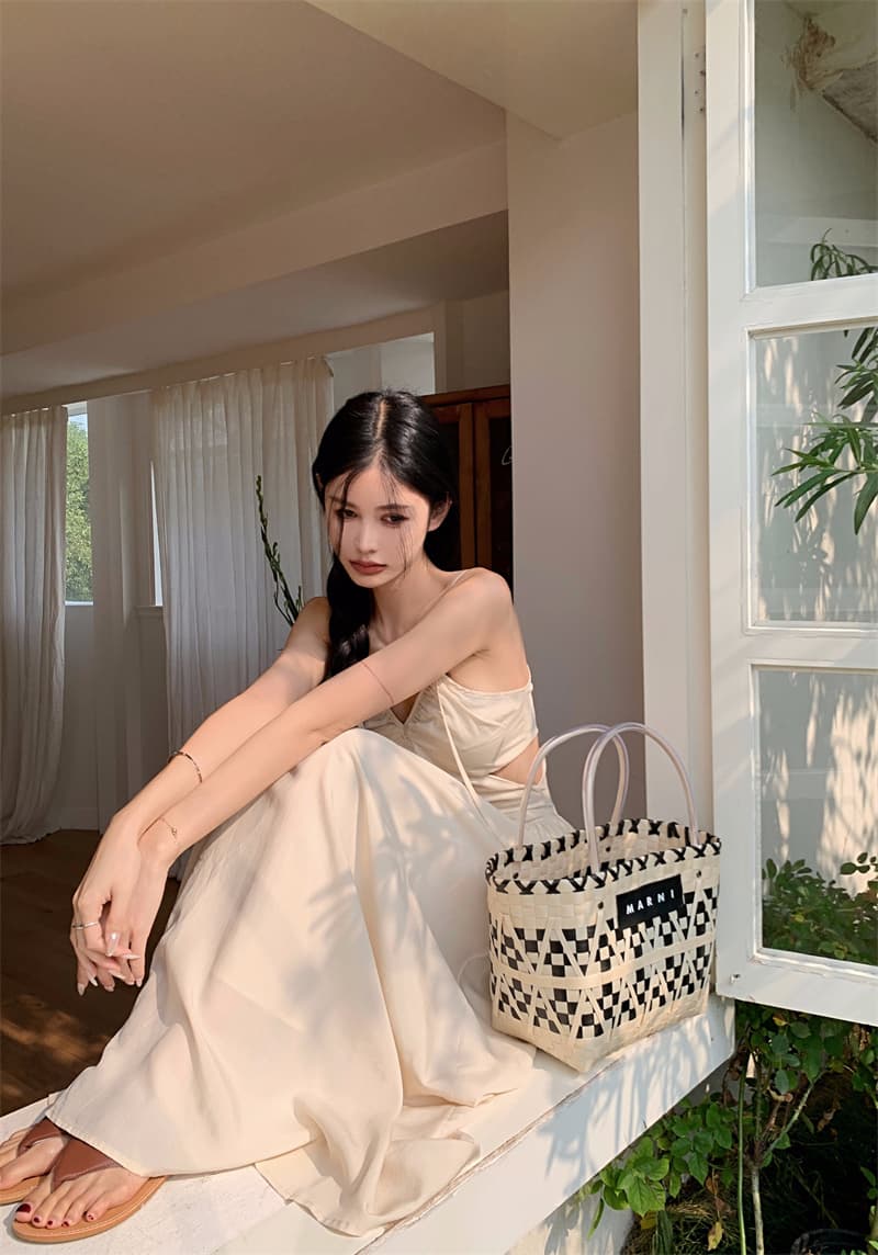정가 실사 여름 새로운 디자인 센스 홀로우 아웃 슬림해 보이는 하이웨이스트 롱 스커트 레트로 슬림해 보이는 슬립 여성 드레스 이미지 4