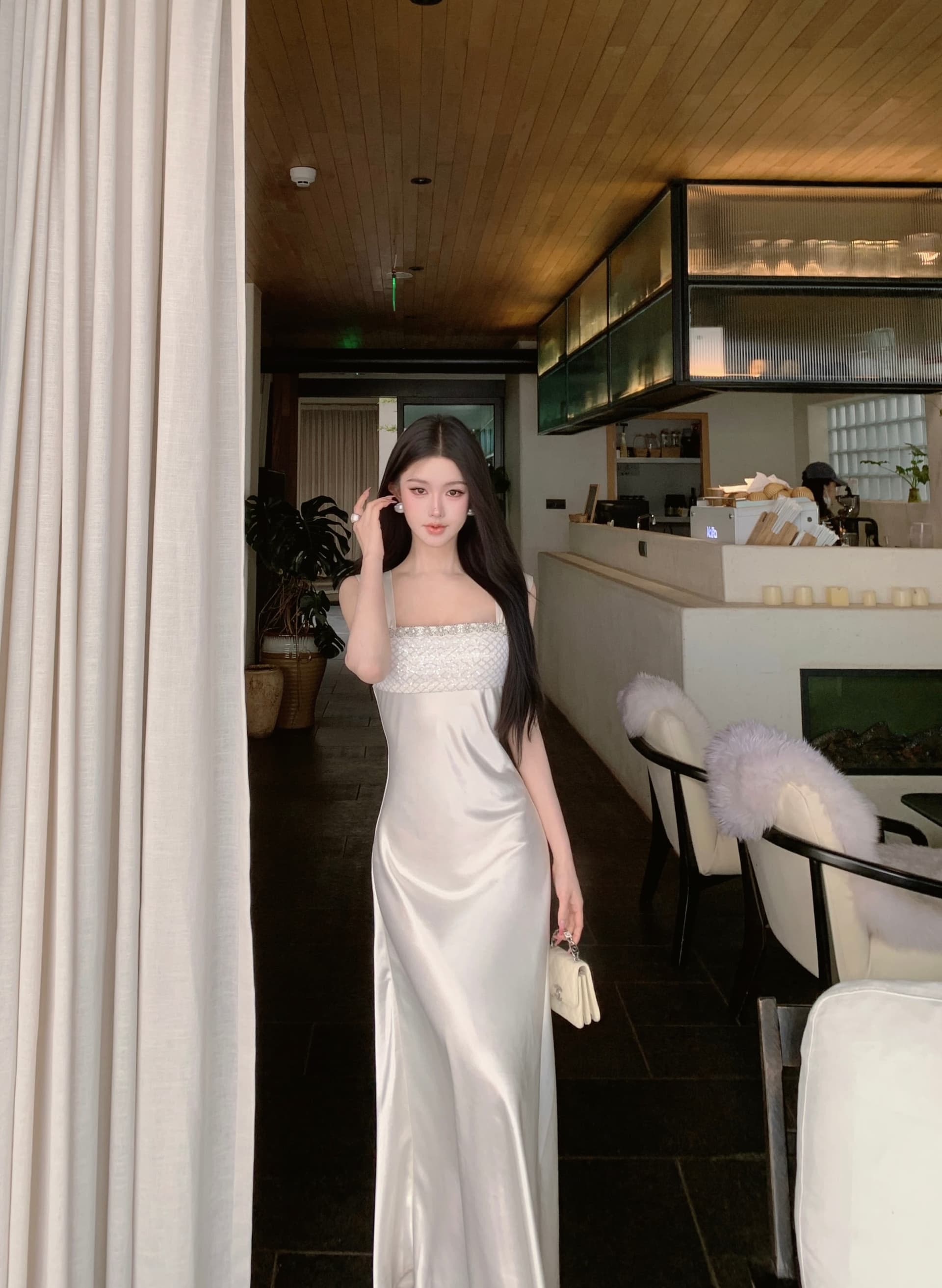 정가 실사 화이트 광장 칼라 슬립 여성 드레스 새로운 Chic 빛 럭셔리 고급 센스 슬림해 보이는 새틴 롱 스커트 상세 이미지 12