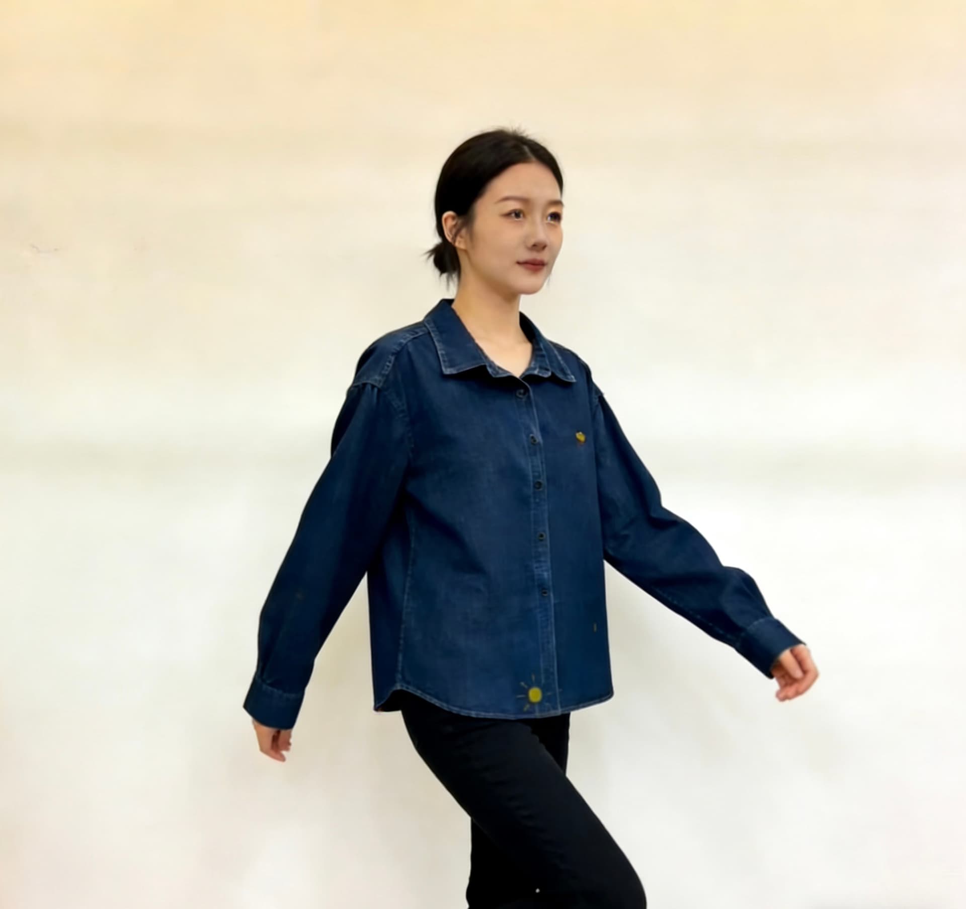 2026 봄 새로운 진한 파란색 자수 데님 여성 셔츠 재킷 긴팔 폴로 칼라 스택 착용 인사이드 가져 가라. 셔츠 맨위 상세 이미지 5