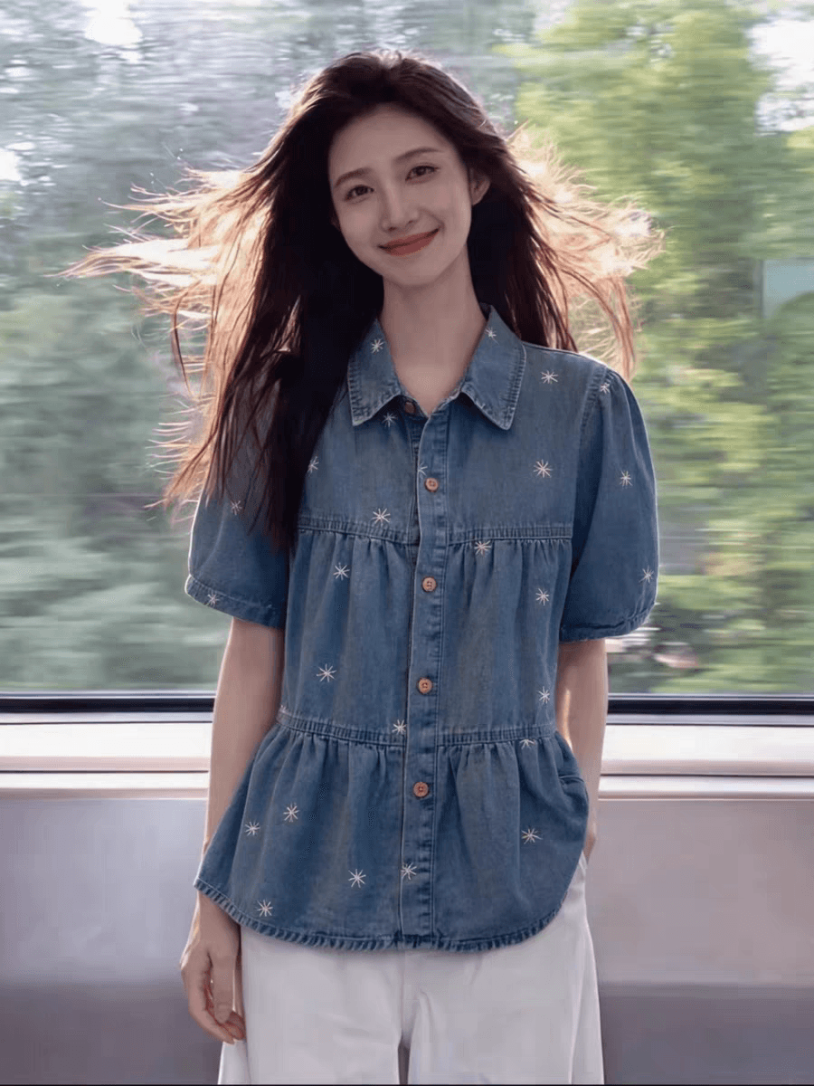 POLO 칼라 반팔 데님 셔츠 여자 여름 2026 빅 사이즈 지방 mm 슬림해 보이는 연령 감소 디자인 센스 자수 맨위