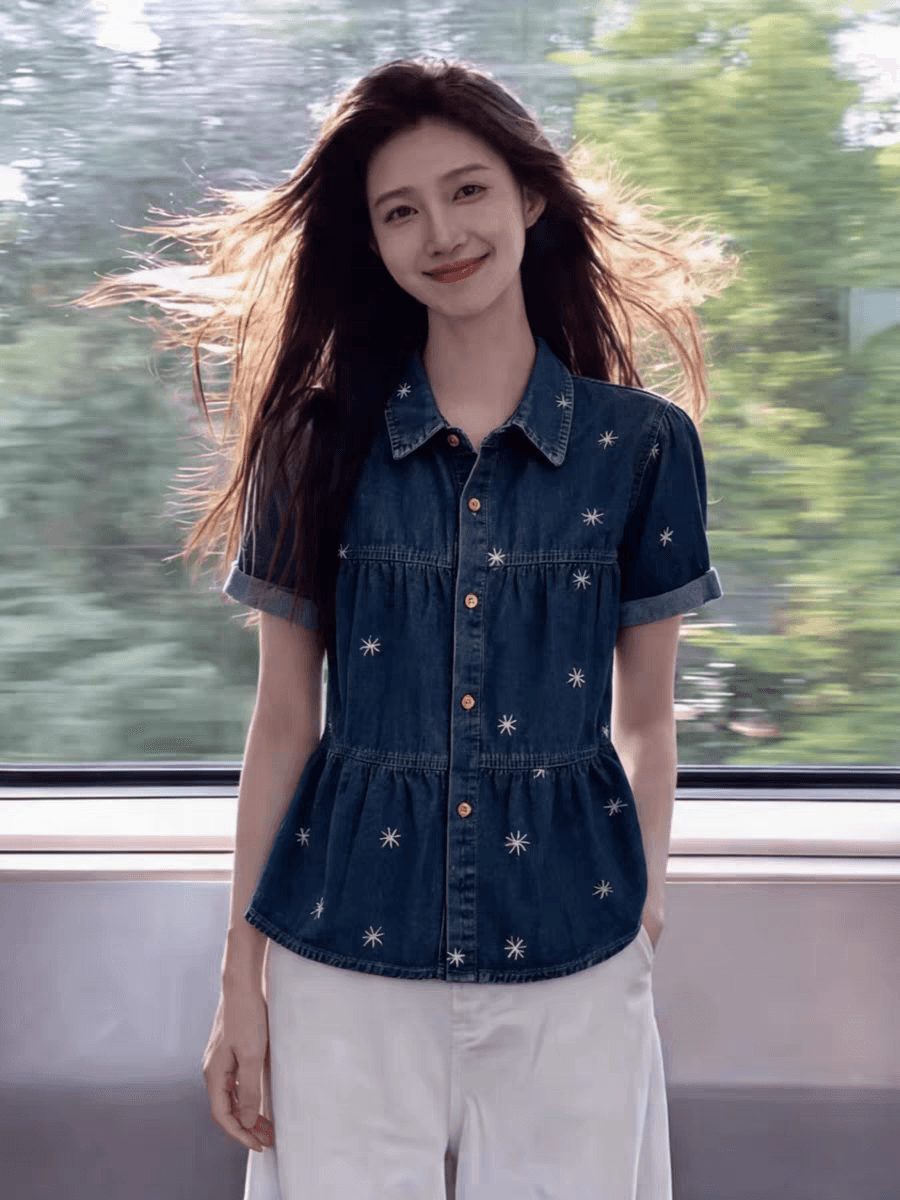 POLO 칼라 반팔 데님 셔츠 여자 여름 2026 빅 사이즈 지방 mm 슬림해 보이는 연령 감소 디자인 센스 자수 맨위 상세 이미지 4