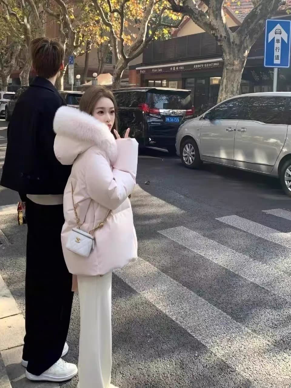 작은 따뜻한 패키지 큰 모피 칼라 후드 쇼트 스타일 다운 재킷 학원 작은 키 겨울 한국 스타일 루즈핏 두꺼운 보온 재킷 상세 이미지 3
