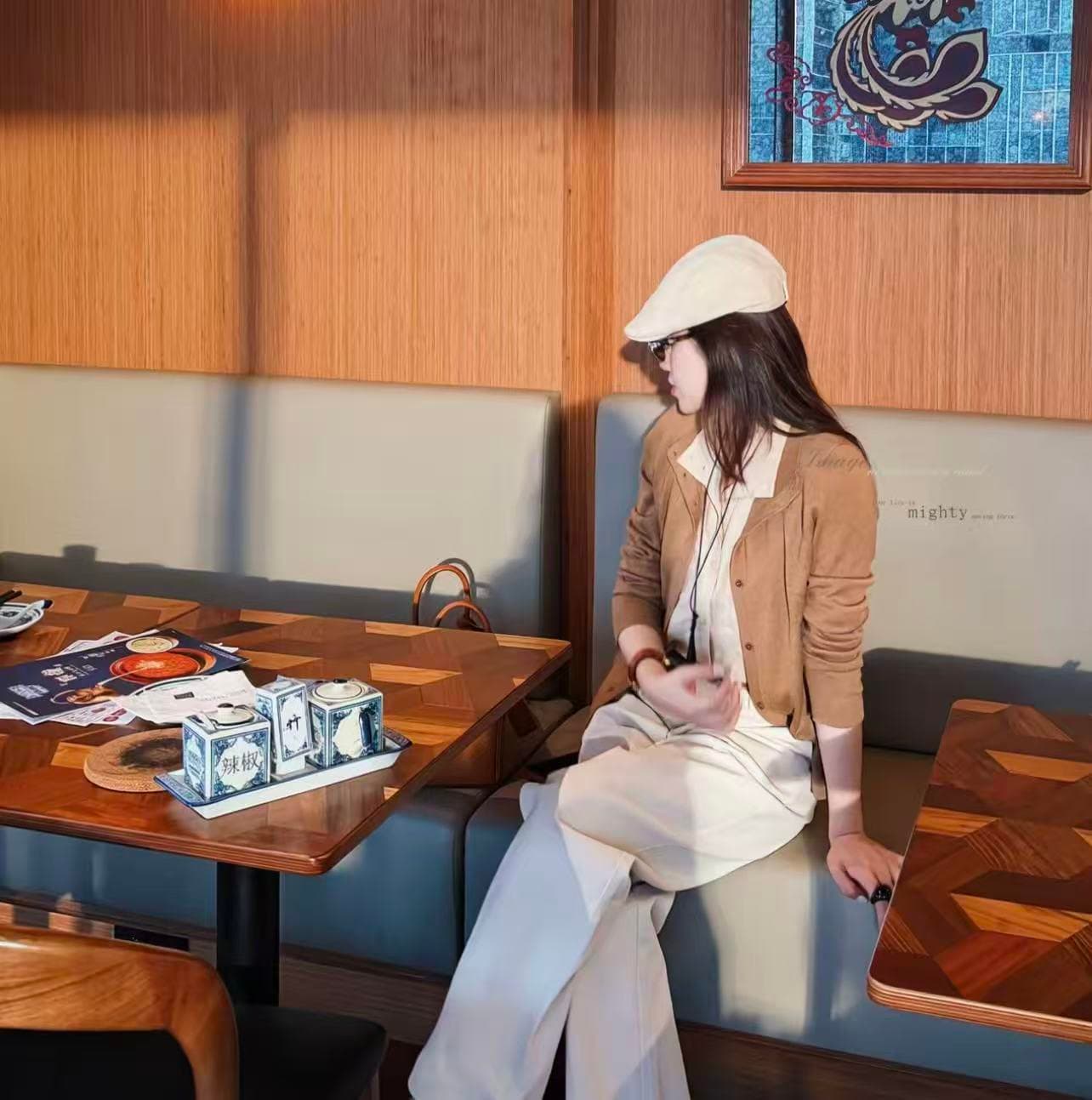 패션 품격 인터넷 유명인 아마 페이크 레이어드 패치워크 색상 여성 이리저리 떠다니다 번쩍였다 조각 니트 맨위 이미지 3