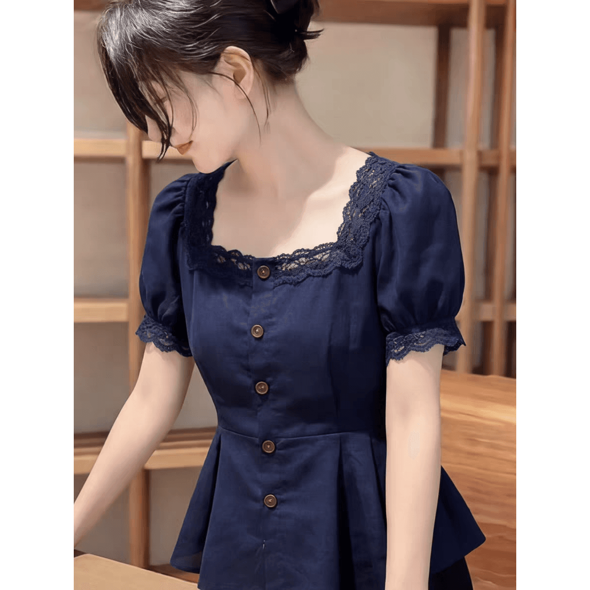 프랑스식 사소한 아름다운 자이언트 잘 생긴 ~ 중 여름 여성 블루 색상 레이스 조각 광장 칼라 허리 수축 반팔 셔츠 맨위 이미지 5