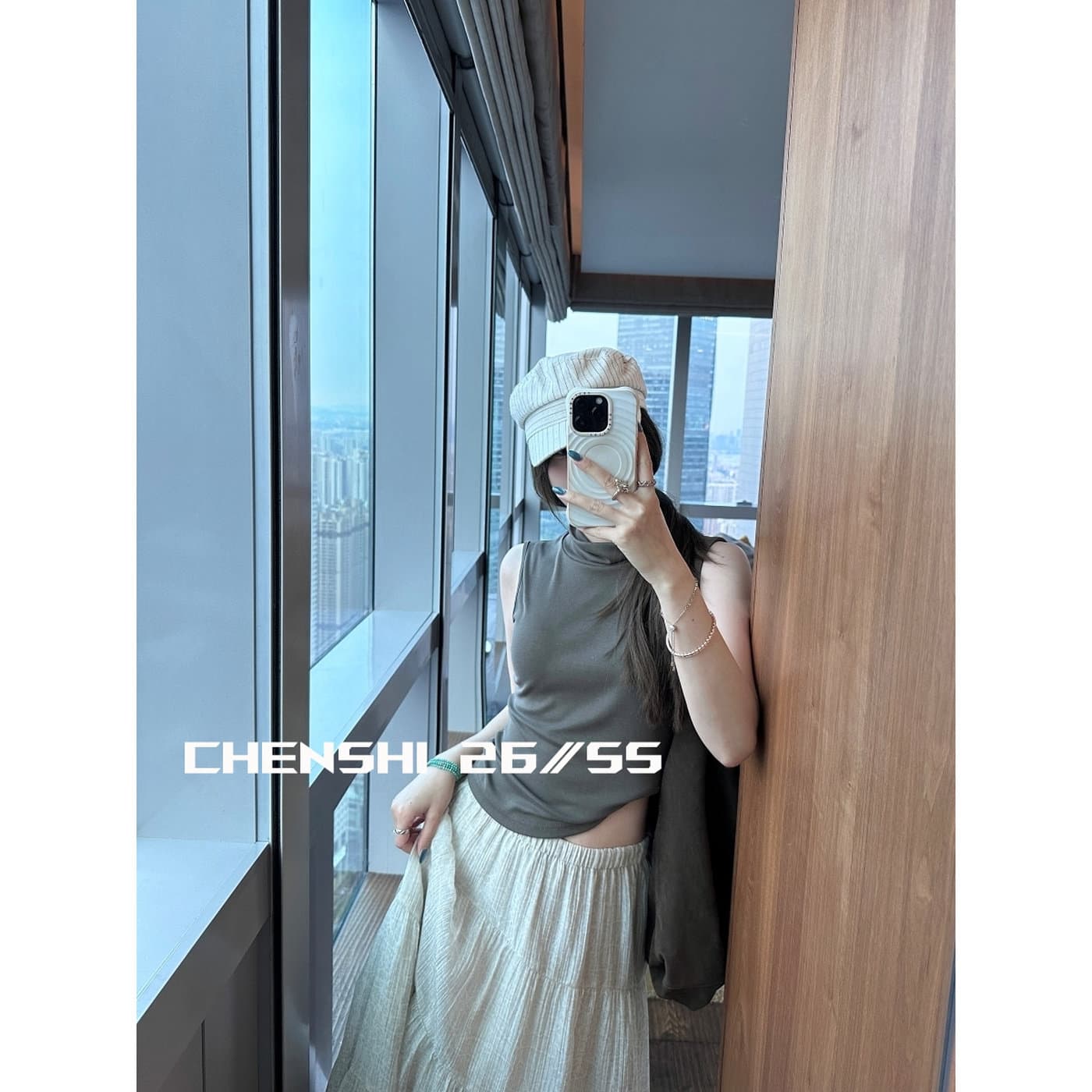 chen shi 말뚝 더미 작은 터틀넥 조끼 여성 여름 외출용 편안함 민소매 하나 오프숄더 맨위 이미지 2
