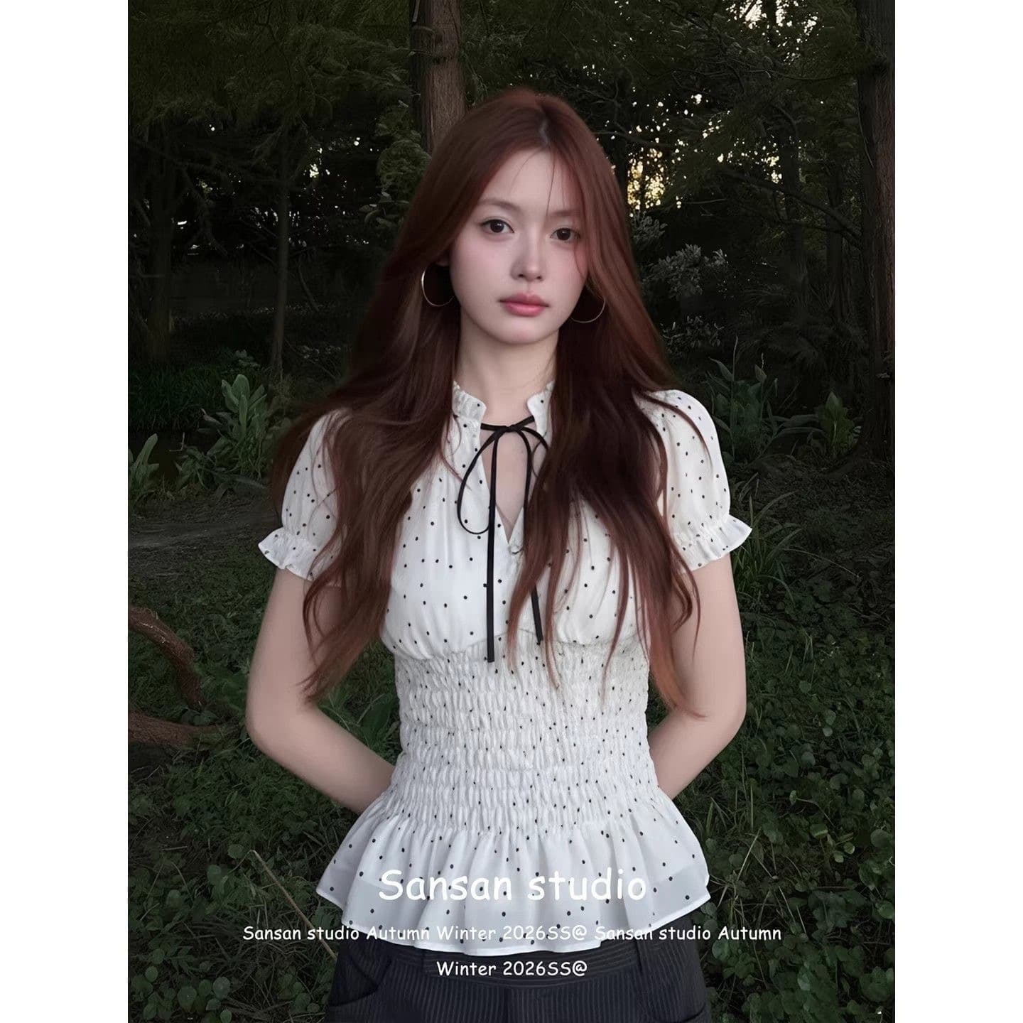 도트 무늬 프랑스식 화이트 반팔 여성 셔츠 초기 여름 착용 가져 가라. 거품 소매 셔츠 허리 수축 슬림해 보이는 프릴 맨위 상세 이미지 6