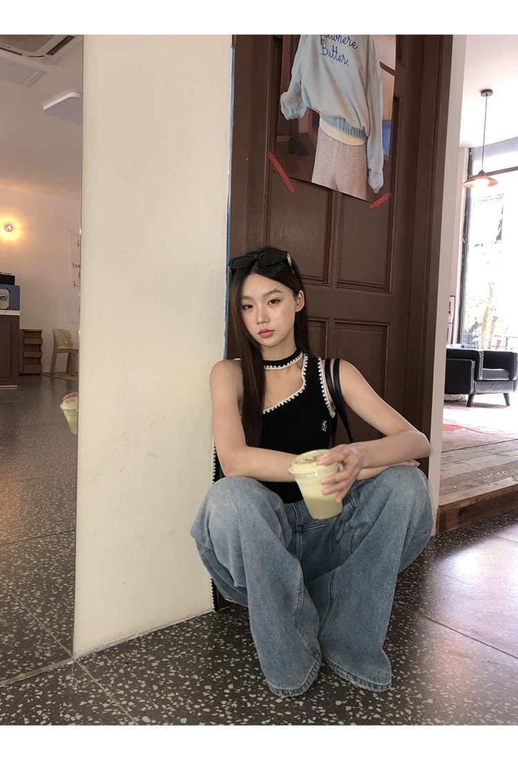 와 사고 방식 캐미솔 여름 외출용 검정색 몸매 가꾸기 디자인 센스 오프숄더 비스듬한 어깨 민소매 맨위 상세 이미지 26