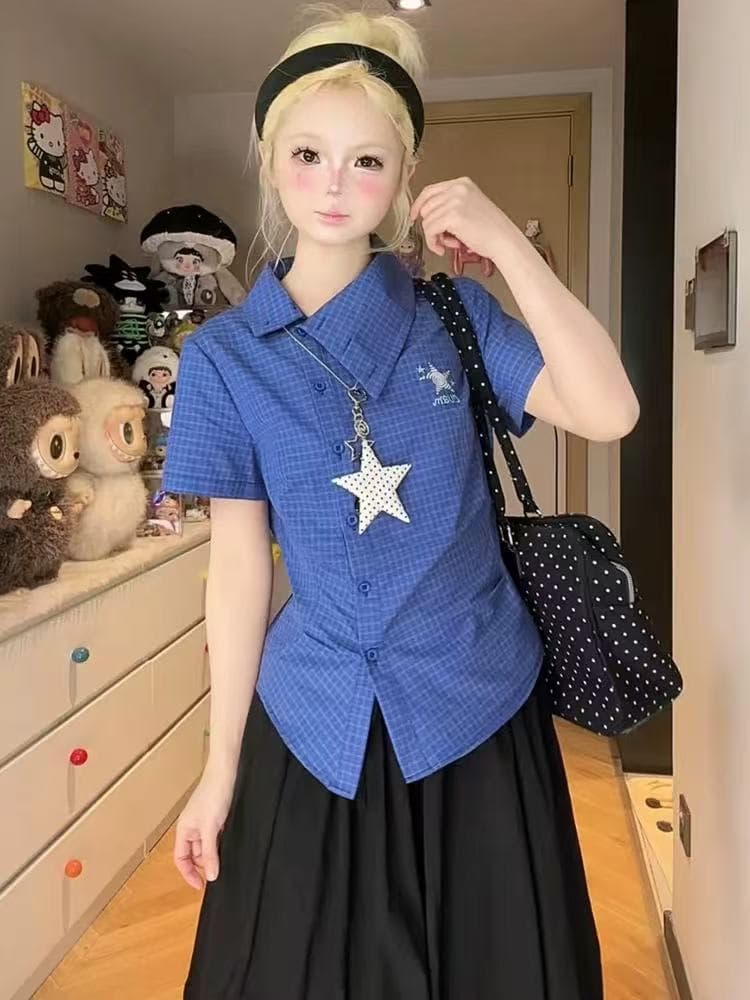 자수 체크무늬 비스듬한 칼라 쇼트 스타일 여성 셔츠 여름 몸매 가꾸기 슬림해 보이는 다용도 학원 스타일 레트로 핫걸 맨위 셔츠 이미지 3