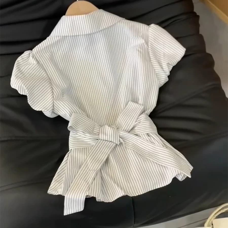 순수한 욕망 달콤한 매운맛 바람 폴로 칼라 스트라이프 반팔 여성 셔츠 2026 새로운 스트랩 허리 수축 슬림해 보이는 다용도 쇼트 스타일 맨위 상세 이미지 2